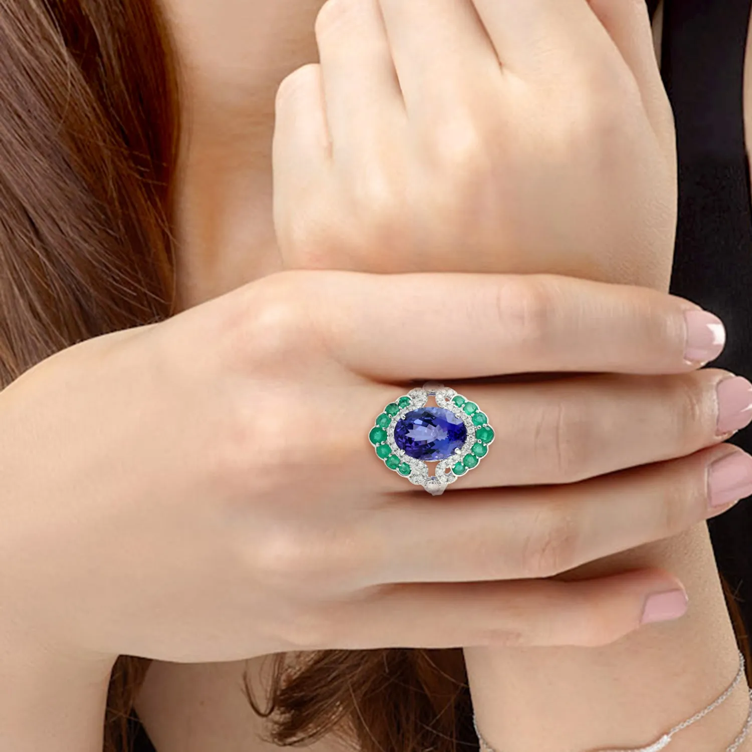 18k White Gold Beautiful Tanzanite Emerald Sapphire Diamond Cocktail Ring 18k White Gold