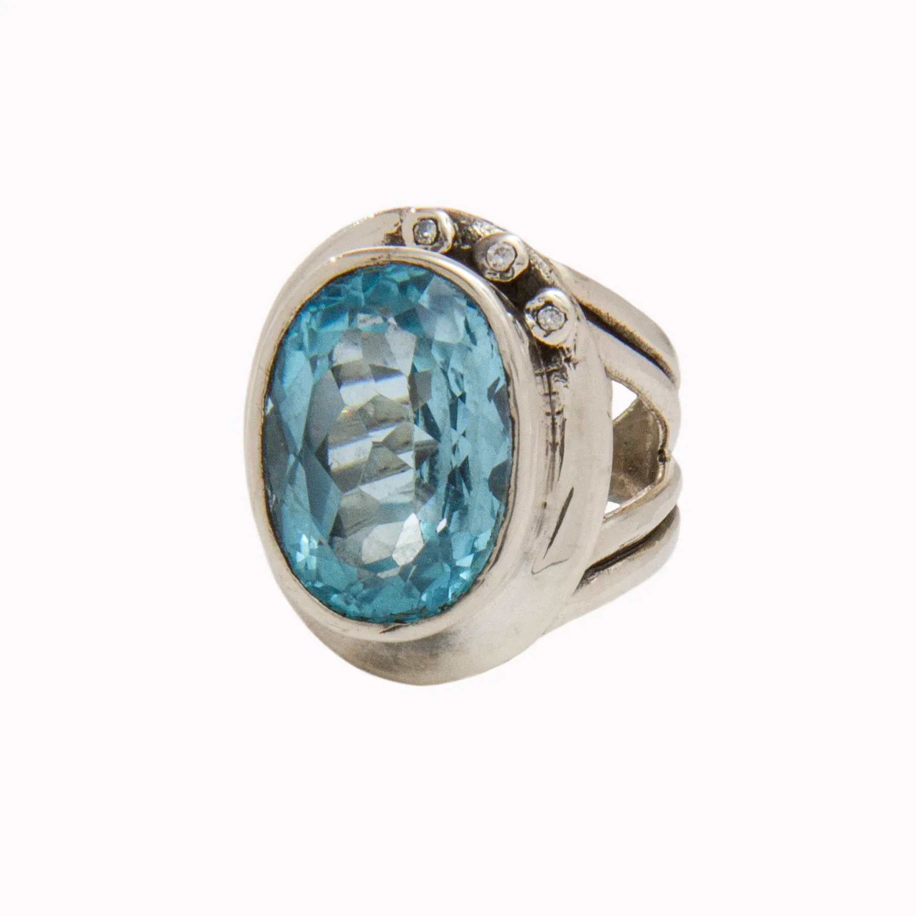 Adjustable Eyetelia Ring in various gemstones