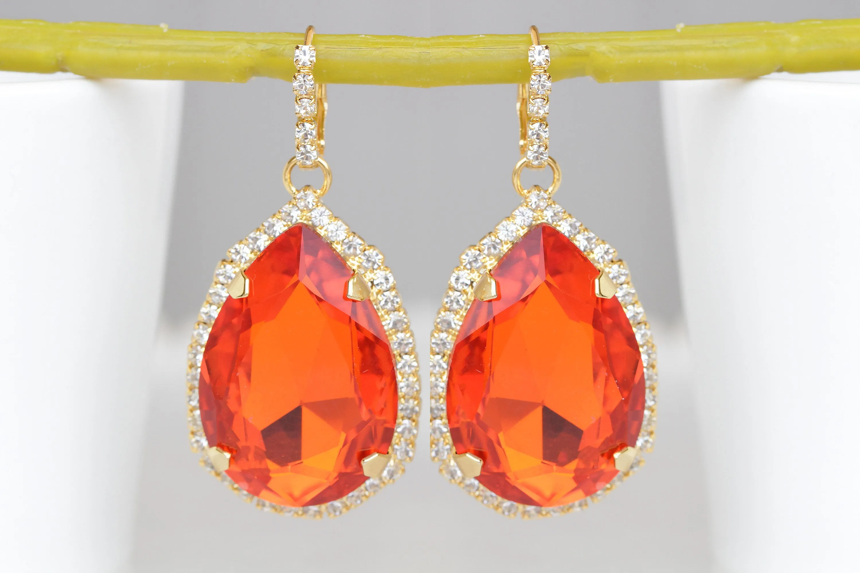 ORANGE TEARDROP RING